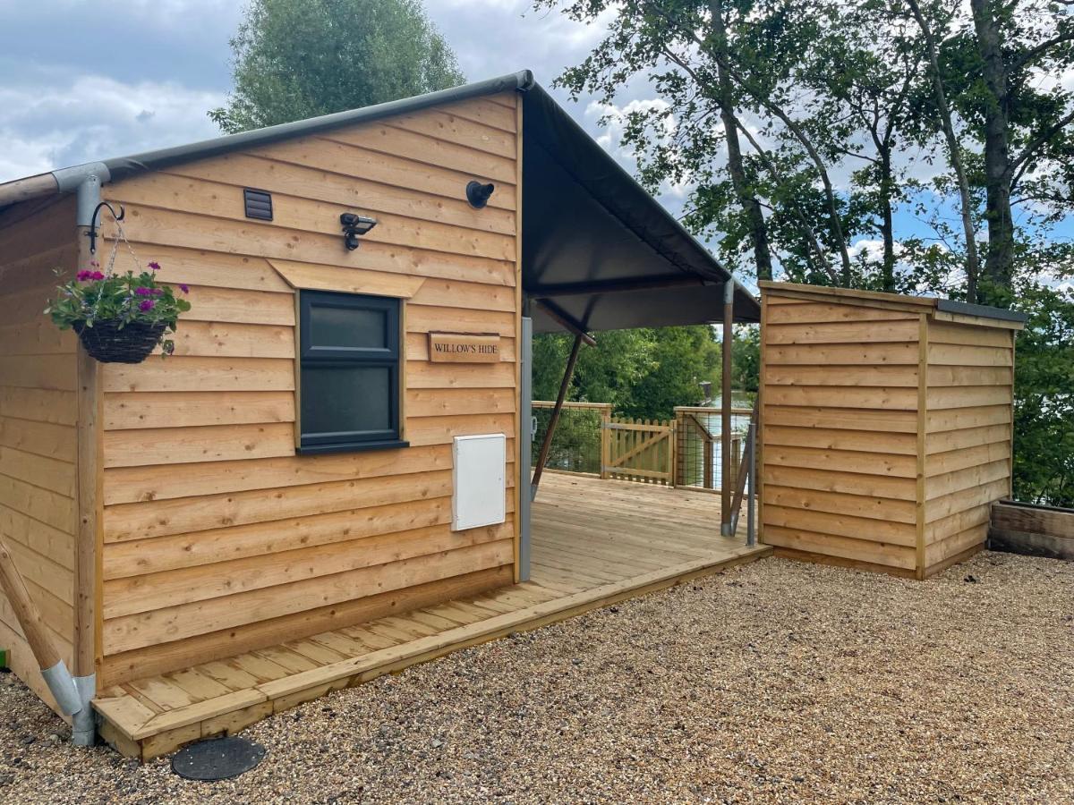 Sumners Ponds Fishery & Campsite Hotel Horsham Exterior photo